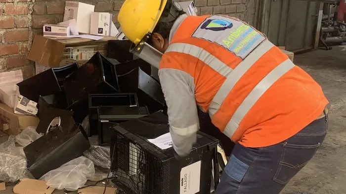 Solución de Problema de Mobiliario